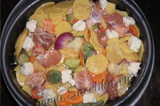 Овощное рагу в горшочке