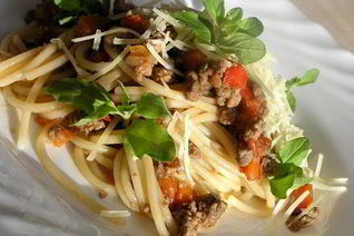 Паста торкио с рагу из ягненка и сладким перцем