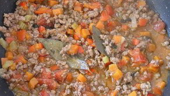 ШАГ 12. паста торкио с рагу из ягненка и сладким перцем