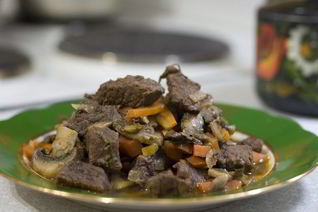 Рагу из говядины с грибами