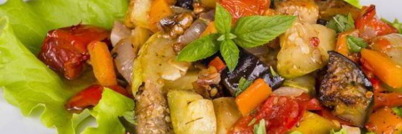 Рагу из кабачков, картофеля и баклажанов