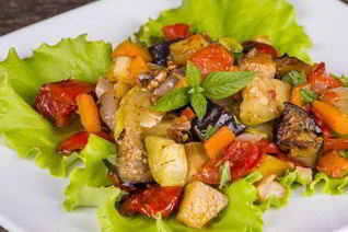 Рагу из кабачков, картофеля и баклажанов