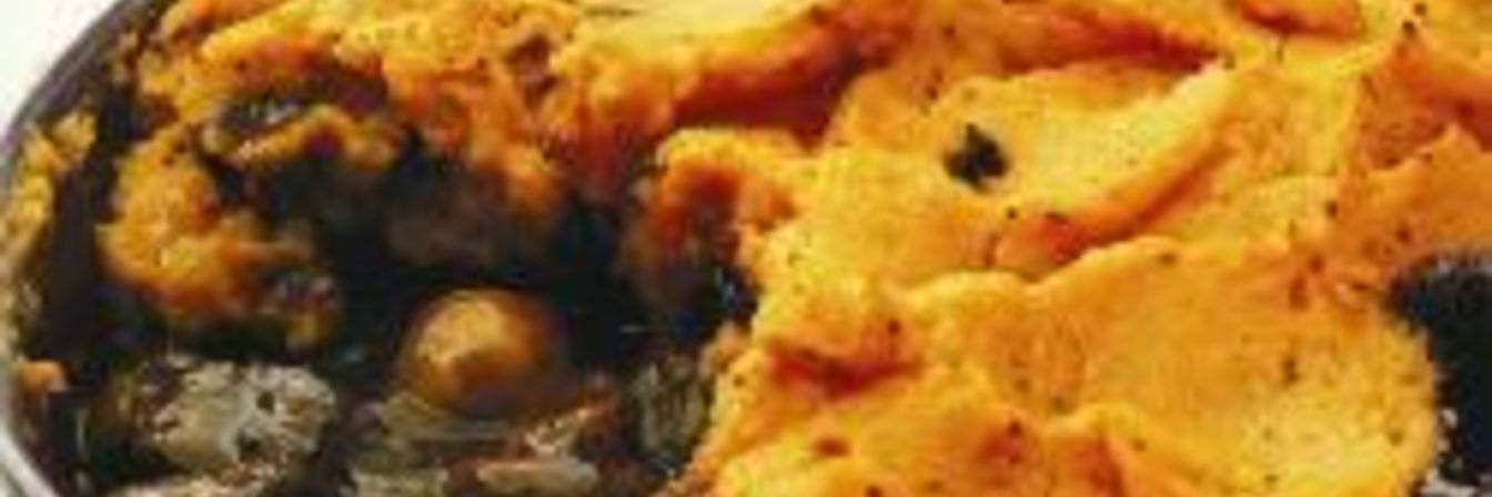 Рагу из оленины с пюре из сладкого картофеля