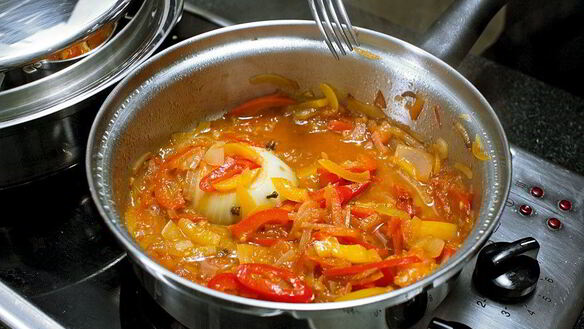 ШАГ 4. рагу из тыквы с вешенками и соусом лечо