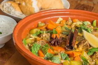 Рагу из ягненка с абрикосами и мятой