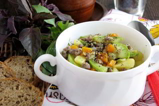 Рагу с кабачком и базиликом