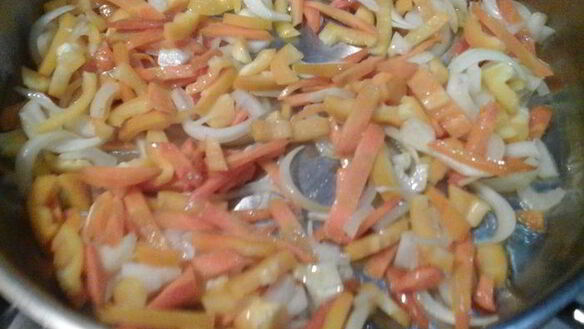 ШАГ 2. солнечное рагу с курицей, тыквой и сливами