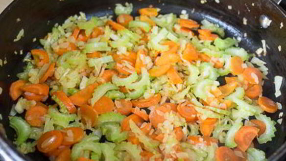 ШАГ 5. томатное рагу из морепродуктов