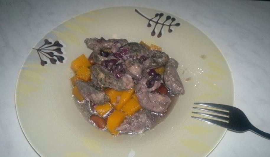 Рецепт утиная грудка в горшке, рагу из фасоли и сладкой тыквы