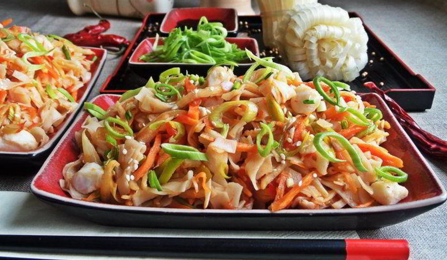 Рецепт рисовая лапша с овощами и крабом