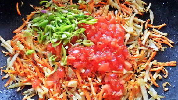 ШАГ 5. рисовая лапша с овощами и крабом