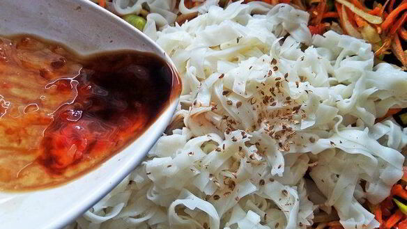 ШАГ 10. рисовая лапша с овощами и крабом