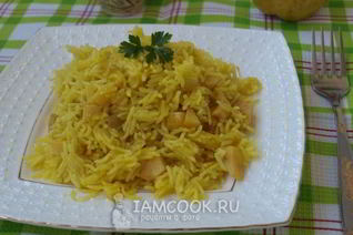 Рисовый гарнир с айвой