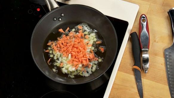 ШАГ 2. котлета кордон блю из индейки на свекольном ризотто