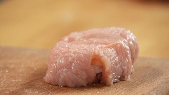 ШАГ 4. котлета кордон блю из индейки на свекольном ризотто