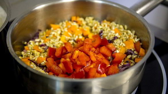 ШАГ 5. ризотто из перловки с овощами