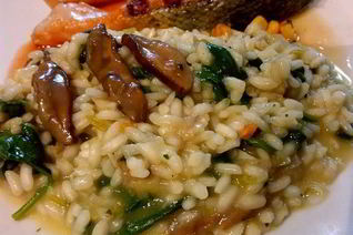 Ризотто с белыми грибами и шпинатом