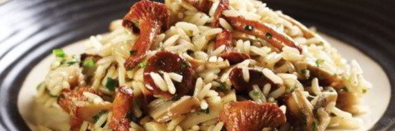 Ризотто с лисичками, луком-шалотом и пармезаном