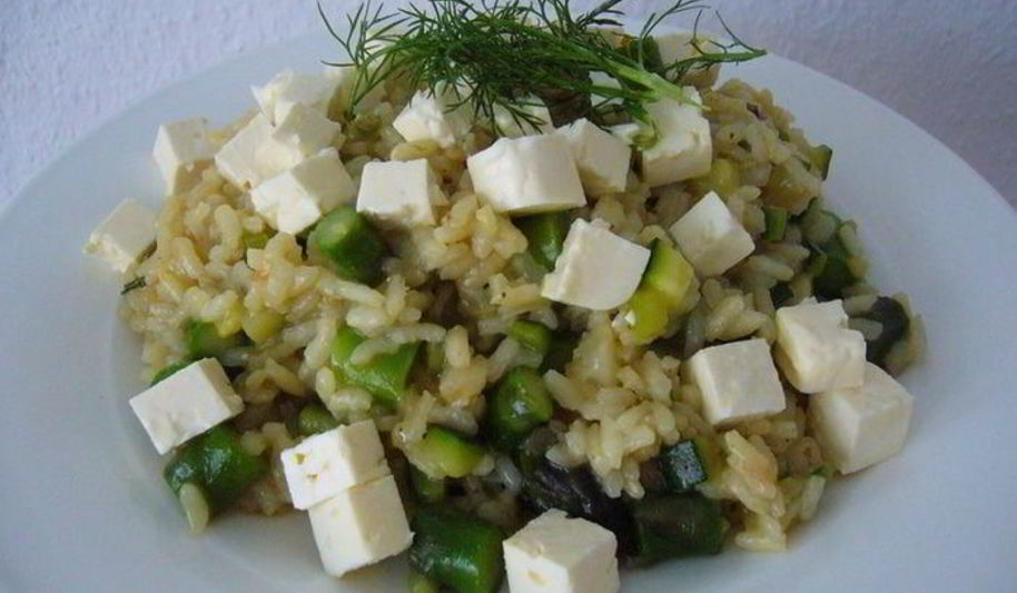 Рецепт весеннее ризотто со спаржей, фенхелем, цукини и фетой