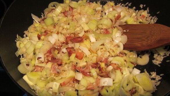 ШАГ 3. запеченное в духовке ризотто с луком-пореем и панчеттой