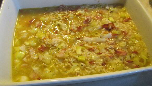 ШАГ 5. запеченное в духовке ризотто с луком-пореем и панчеттой