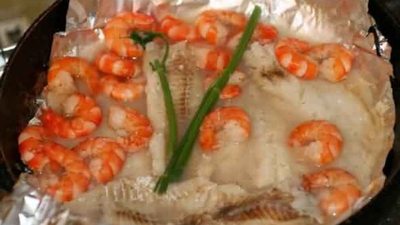 ШАГ 19. бледная рыба с польским соусом