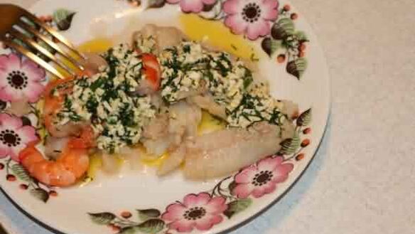 ШАГ 21. бледная рыба с польским соусом