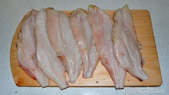 ШАГ 2. дори, запеченный с помидорами и луком