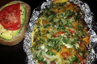 Филе лаврака, запеченное с зеленью и сыром