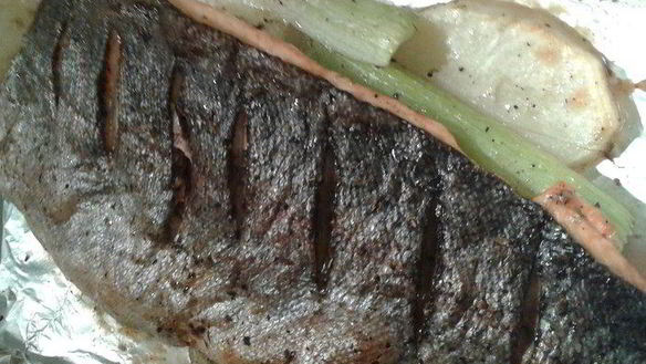 ШАГ 4. форель на подушке из овощей с ореховым соусом