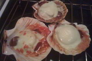 Гребешки в виноградном соусе