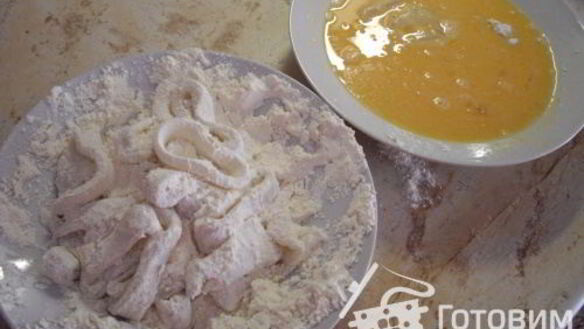 ШАГ 3. кальмары колечки во фритюре