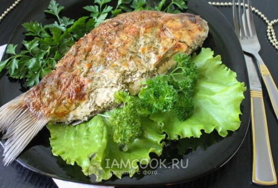 Карась в сметане в духовке