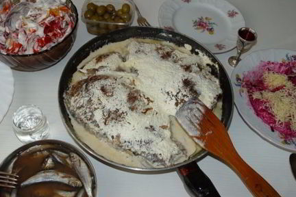 Караси, тушенные в сметане