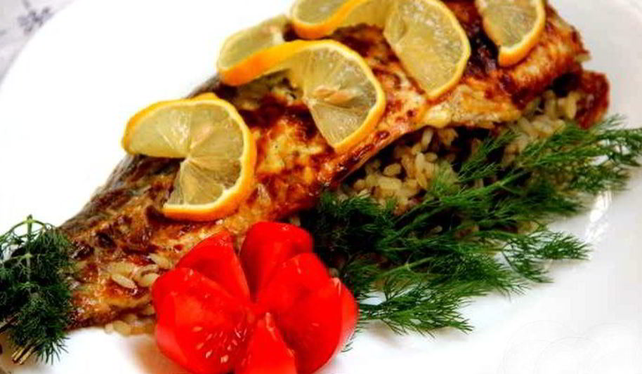 Рецепт карп с рисом, запеченный в духовке