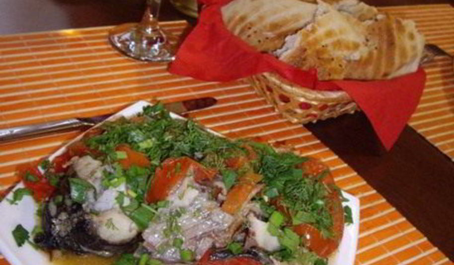 Рецепт карп тушенный с помидорами