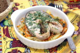 Кета с овощами в духовке