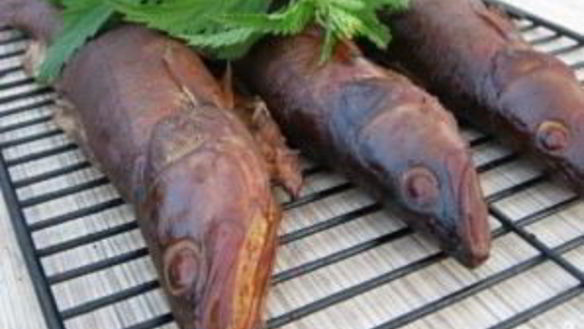 ШАГ 9. копчение судака в коптильне