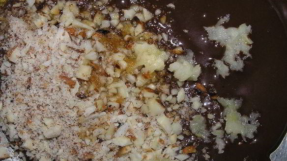 ШАГ 8. креветки под шоколадным соусом