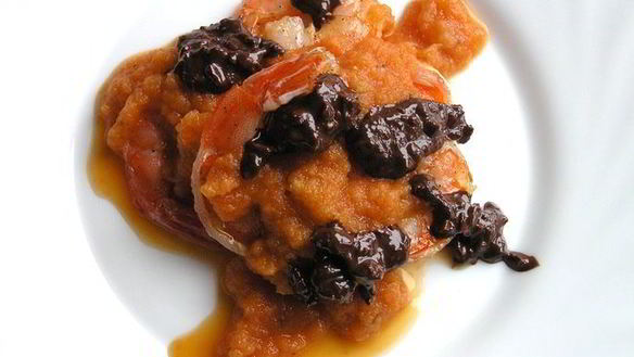 ШАГ 9. креветки под шоколадным соусом