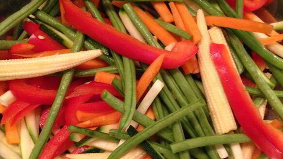 ШАГ 4. креветки с овощами