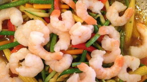 ШАГ 8. креветки с овощами