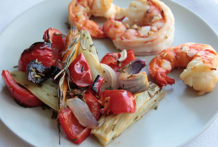 Креветки с запеченными овощами