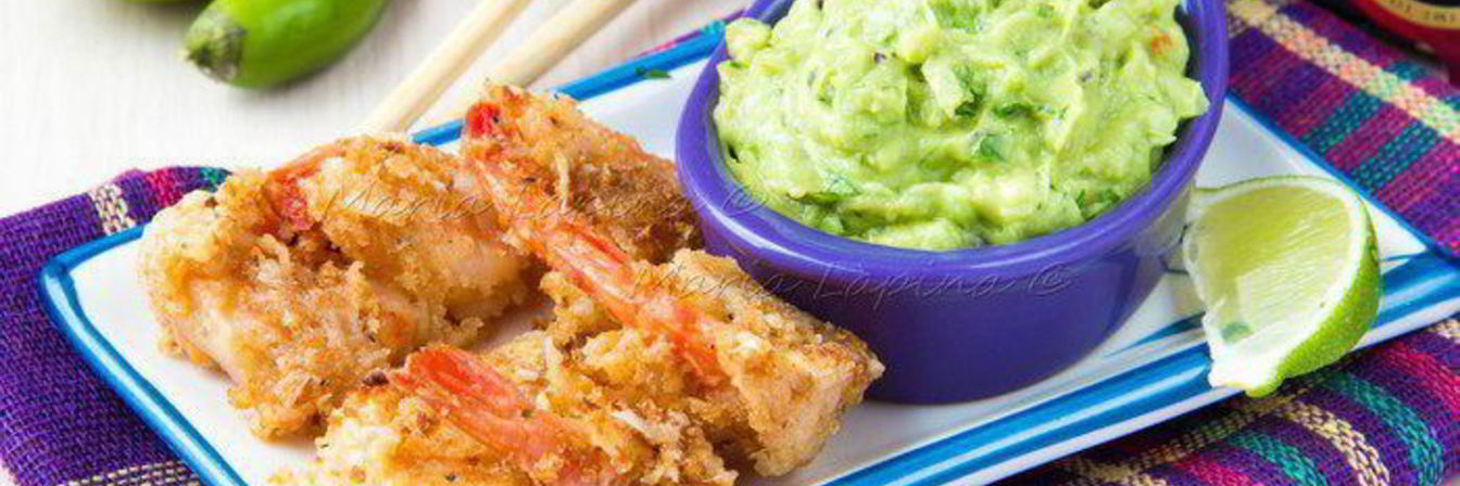 Креветки в панировке с соусом гуакамоле