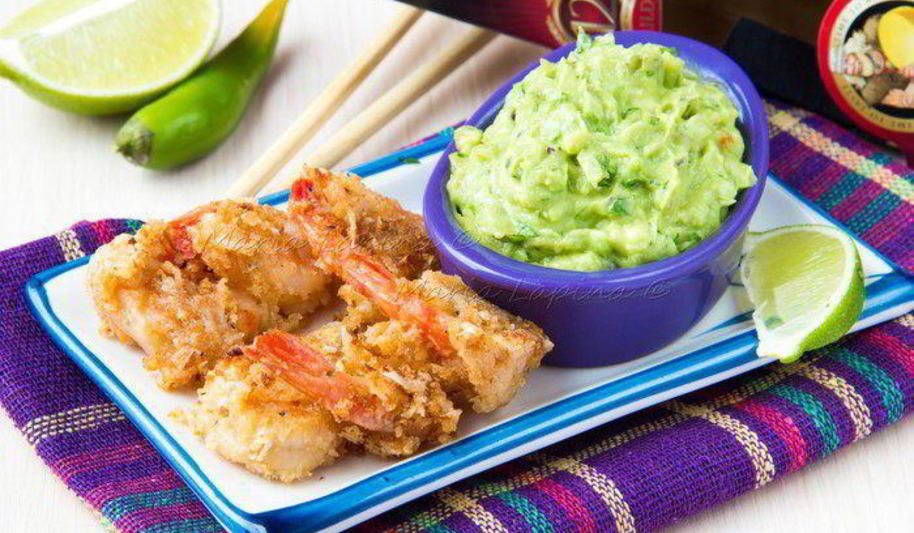 Рецепт креветки в панировке с соусом гуакамоле