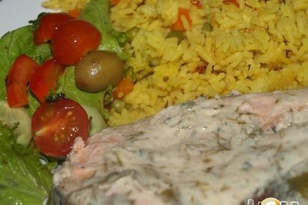 Лосось с рисом и овощами в мультиварке