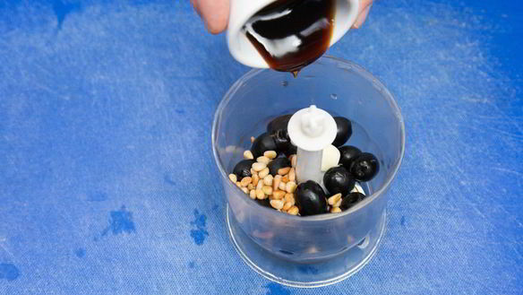 ШАГ 2. паровая треска с сальсой из хурмы