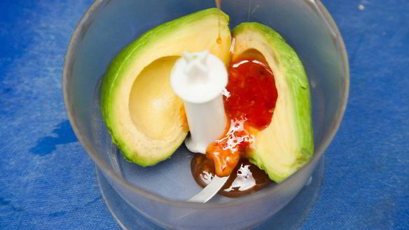 ШАГ 4. паровая треска с сальсой из хурмы