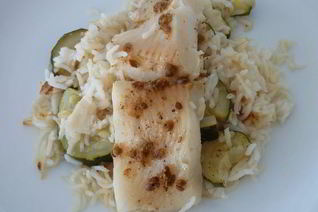 Пикантная рыба с лимонным рисом