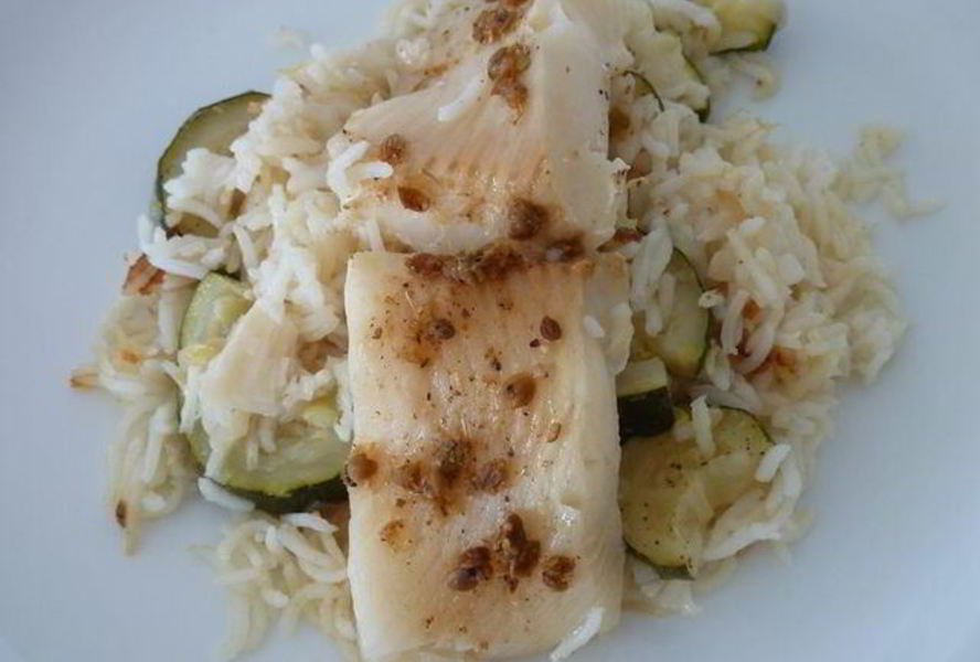 Пикантная рыба с лимонным рисом